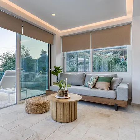 Stavroula Apartment *